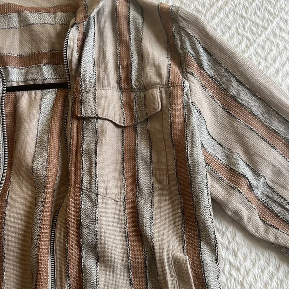 Collared light jacket - Picture 2 of 2